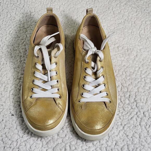 Vionic "Winny" womens sneaker  size 9 - Picture 1 of 6